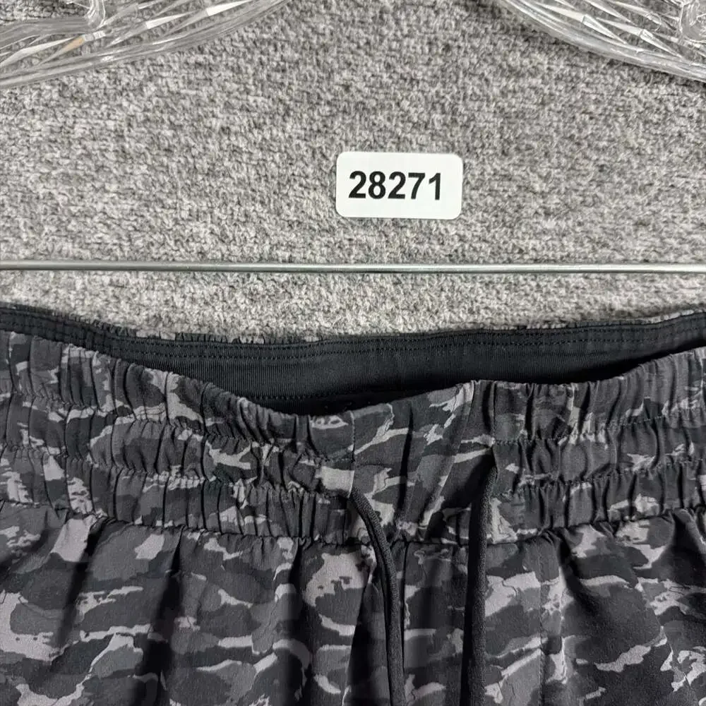 Lululemon Men’s Size Medium Black Camo 7